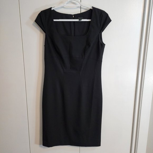 Ann Taylor The Classic Essential Black Sheath Dress!!!  Womens Size 2 - Picture 3 of 9